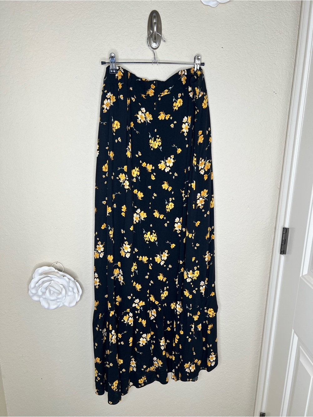 NTM: Torrid Floral Faux Wrap High Low Midi Skirt Size 2 Black Yellow Boho Plus - Picture 10 of 15